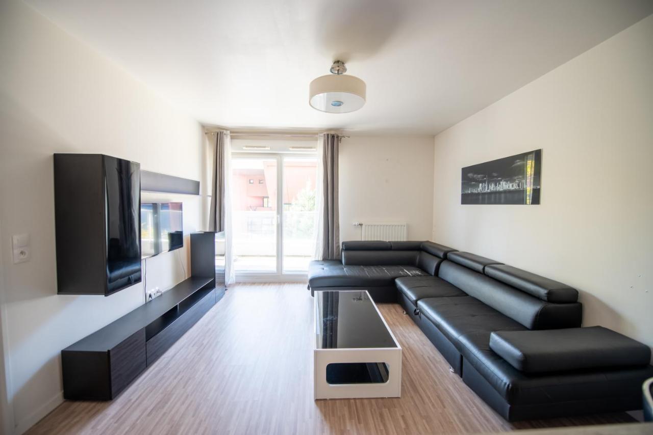 Appartements de 2 ou 3 chambres à 40 minutes de Paris Courcouronnes Exterior foto